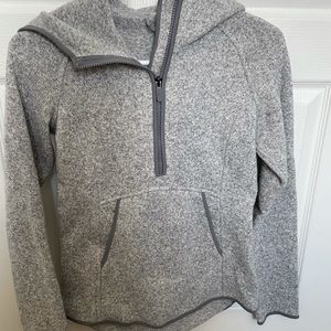 Size 4 lulu lemon half Zip, only worn once
